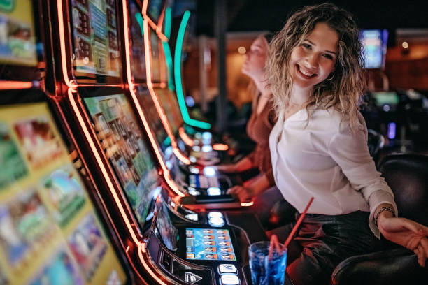 Relax Gaming slot interface on kera 4d showing reels and paytable
